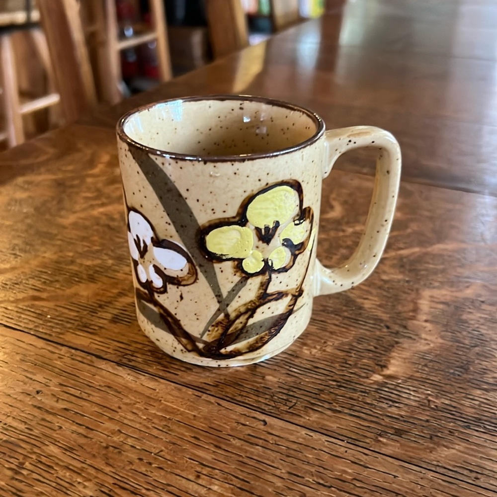 Coffee mug. Vintage Stoneware.  country of origin Japan.
